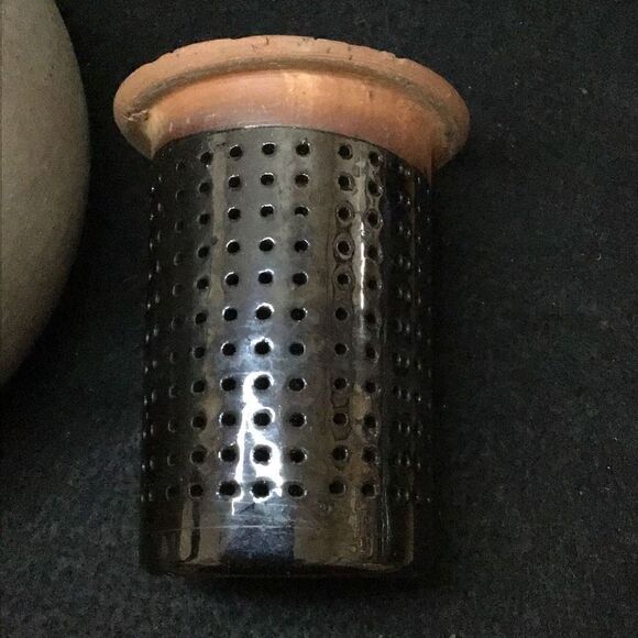 Vintage Victorian teapot infuser By Medova Tea Chip missing out of lid - Picture 10 of 12